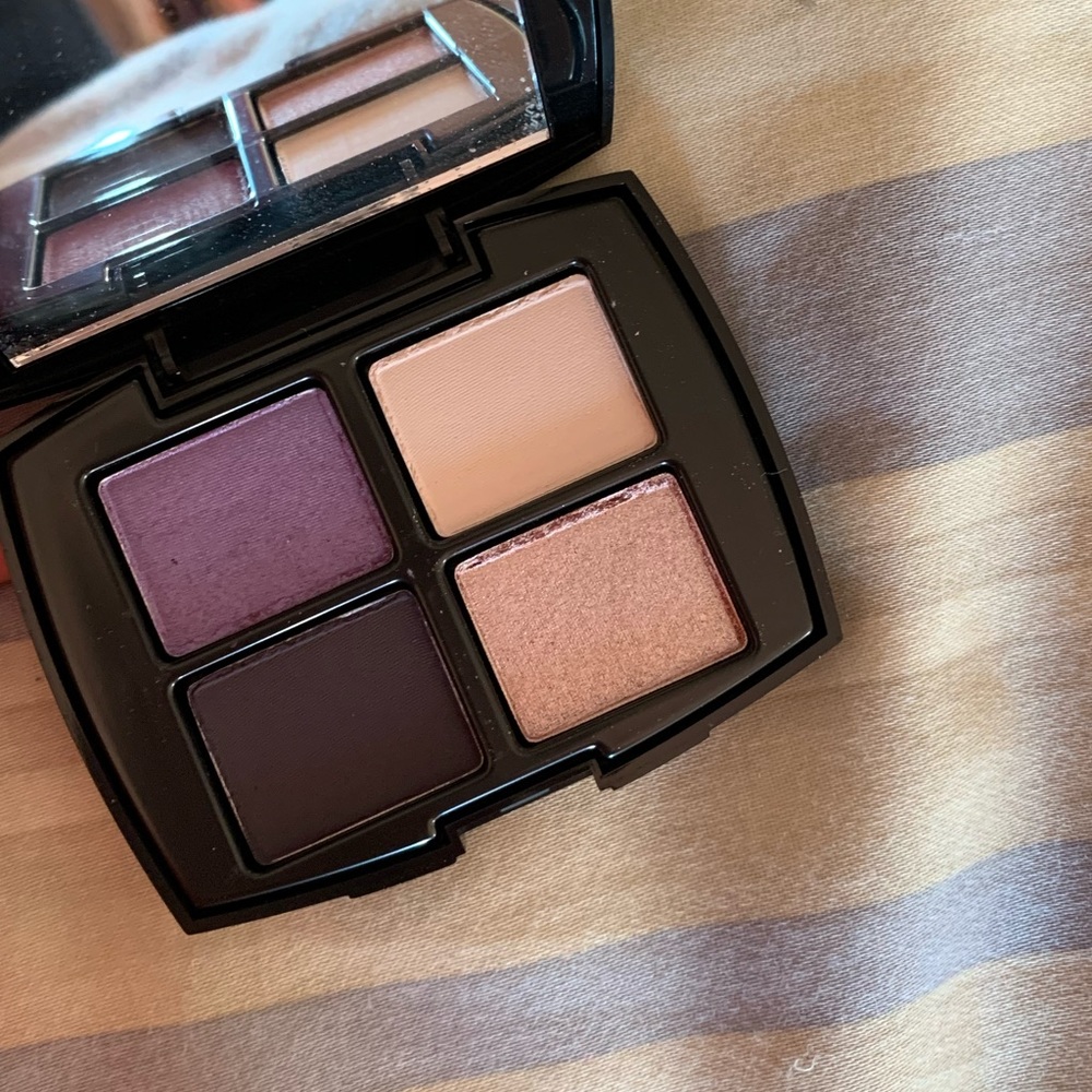 Lancôme - dark purple eyeshadow compact